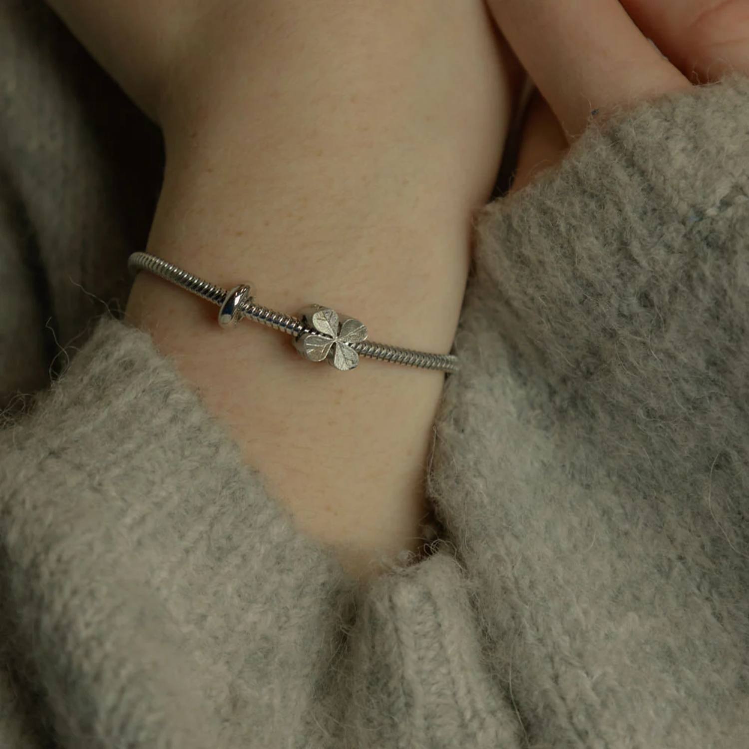 DETAIL255856