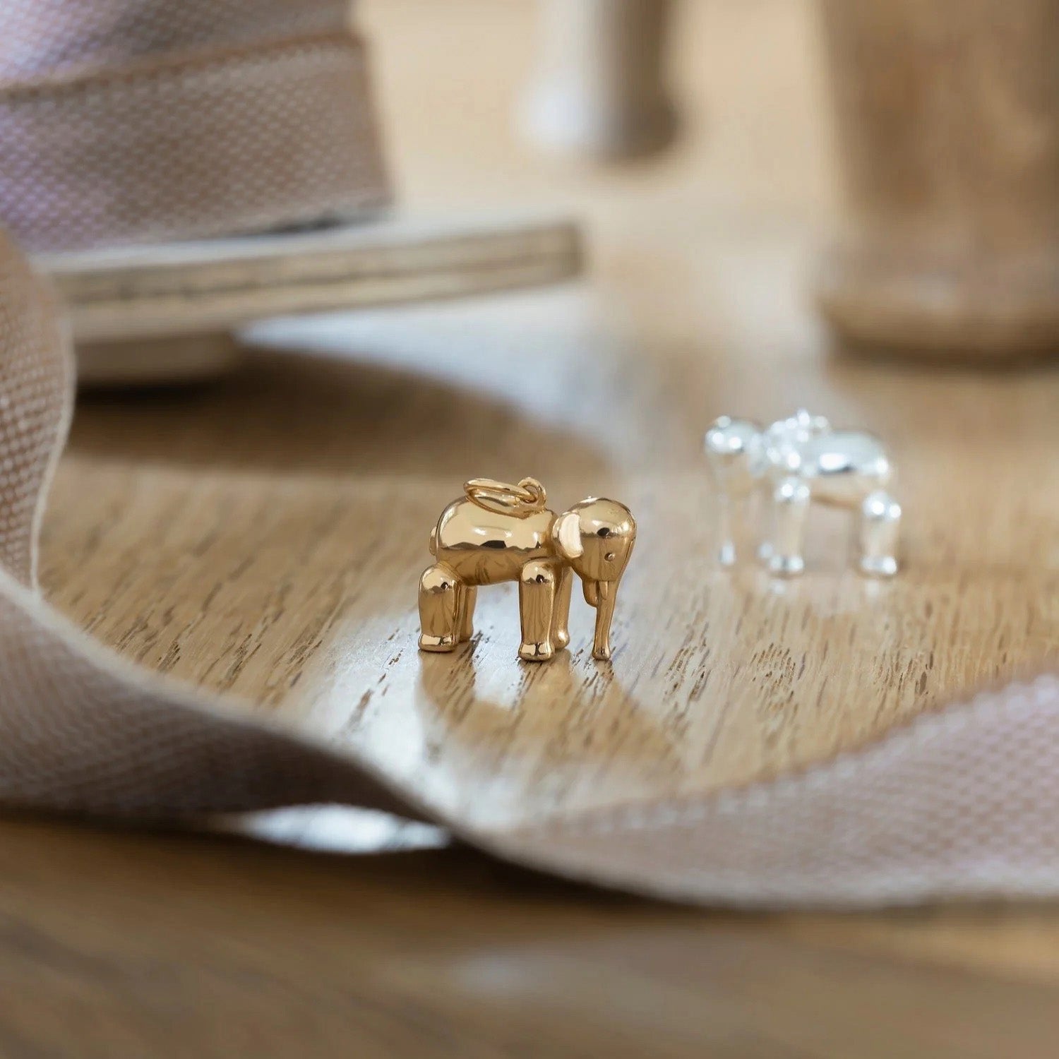 DETAIL235619