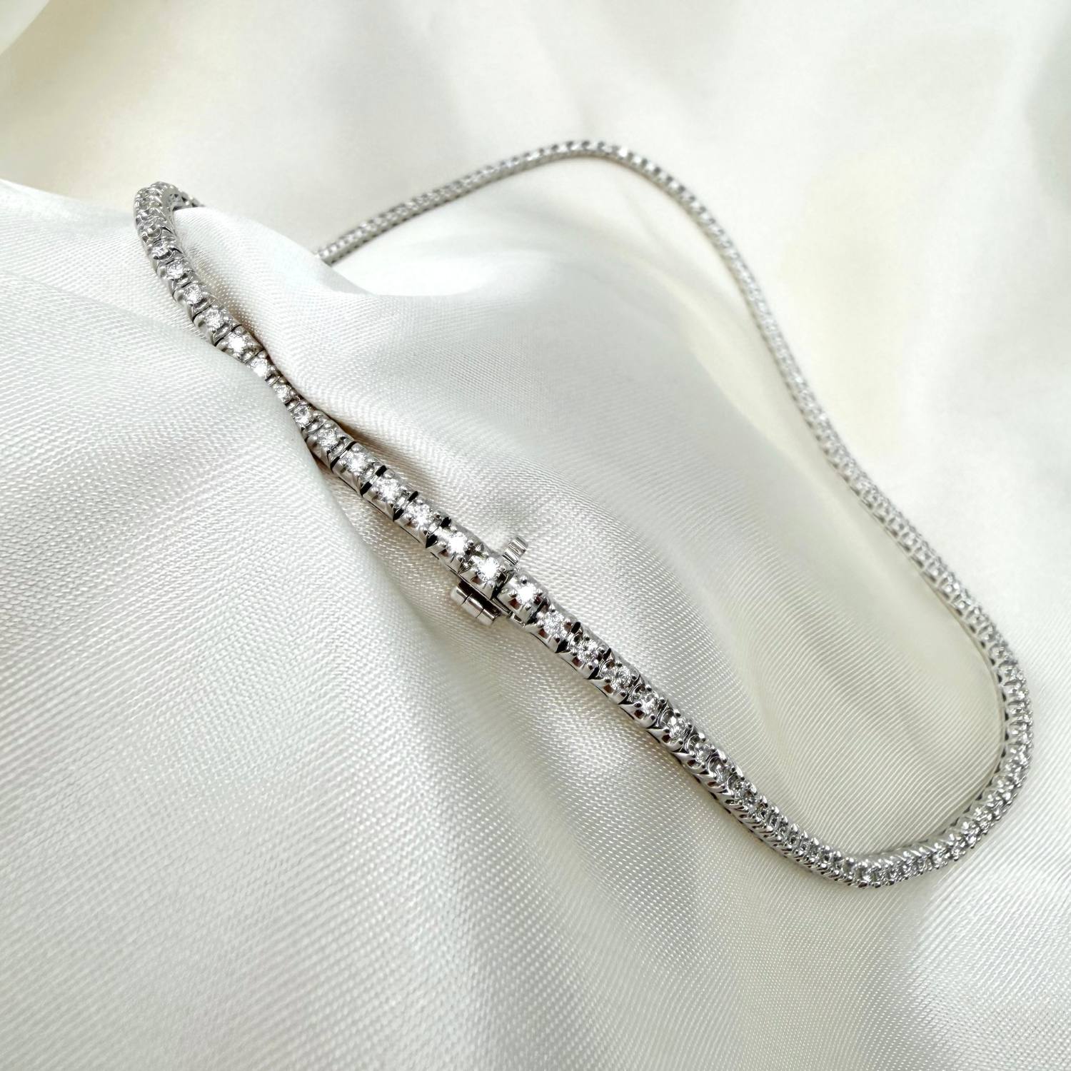 DETAIL244933