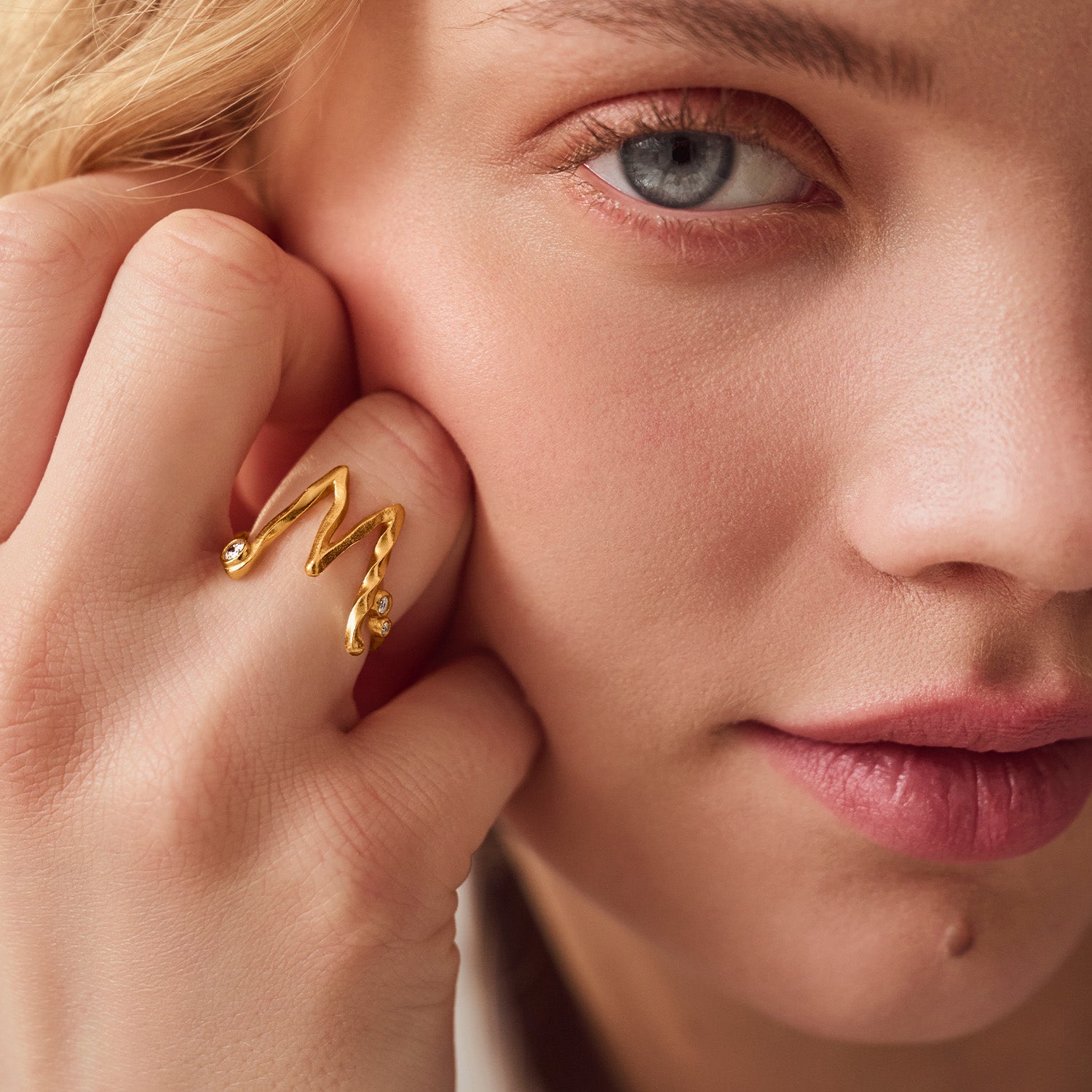 DETAIL241870