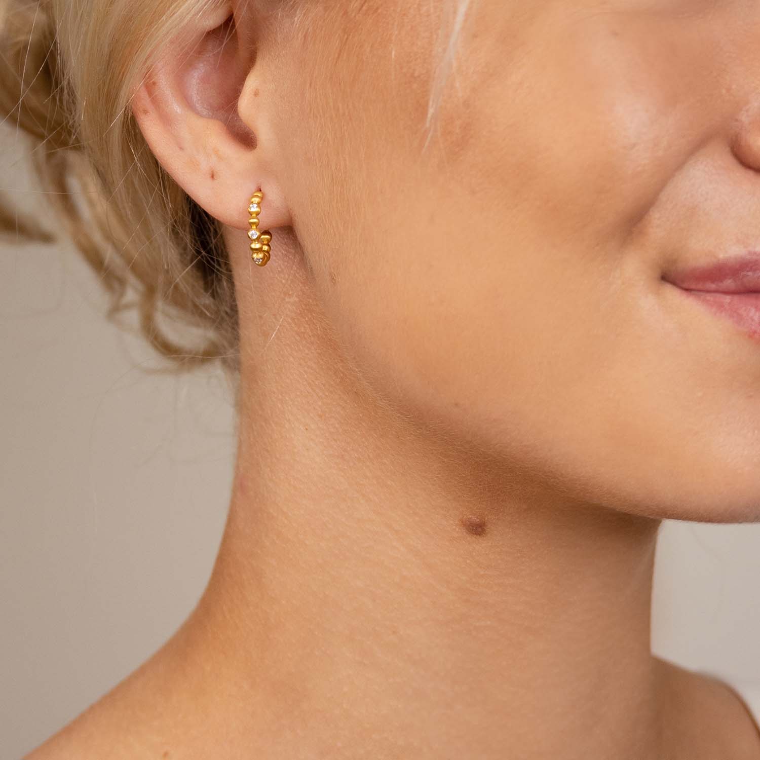 DETAIL208335